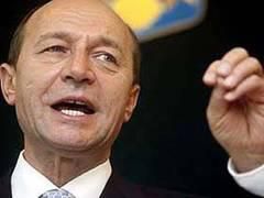traian basescu a mers, vineri, in vizita la santierul naval daewoo mangalia heavy industries (dmhi),