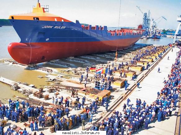 navale s-au adaptat crizei şi vase pe bandă concur�nd cu cele mai importante similare din